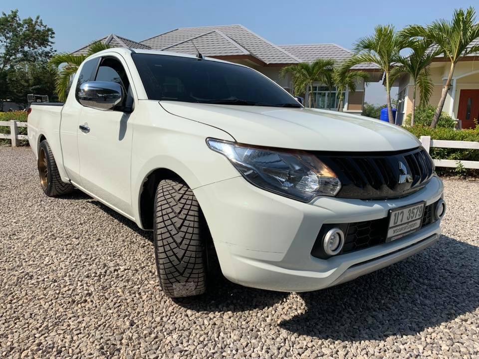 Mitsubishi Triton Mega cab ปี 2019 สีขาว (รูปที่ 2)