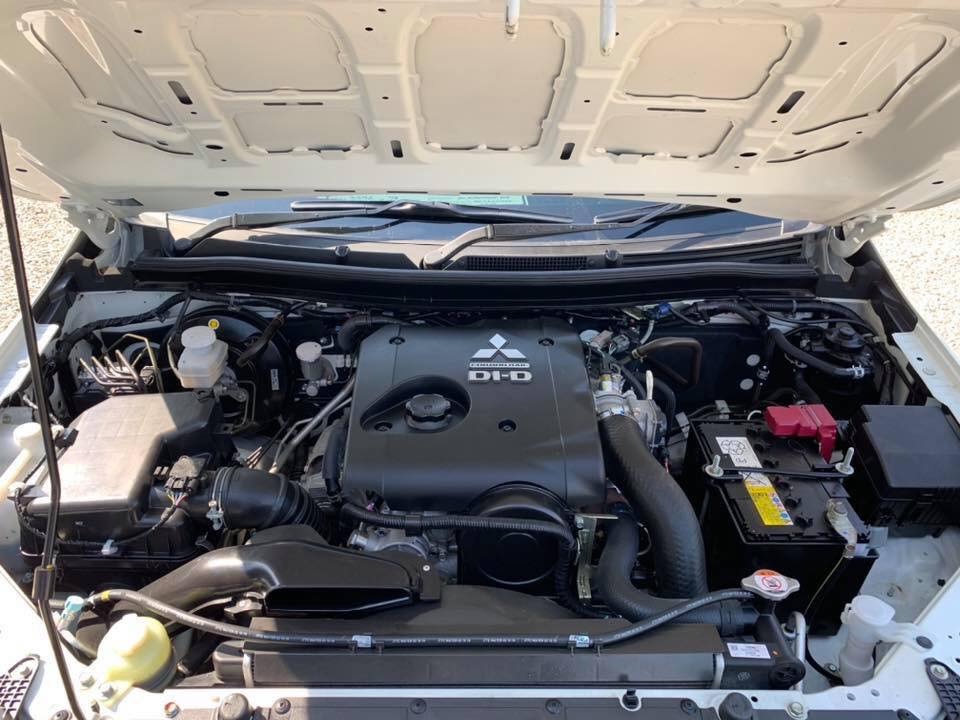 Mitsubishi Triton Mega cab ปี 2019 สีขาว (รูปที่ 8)