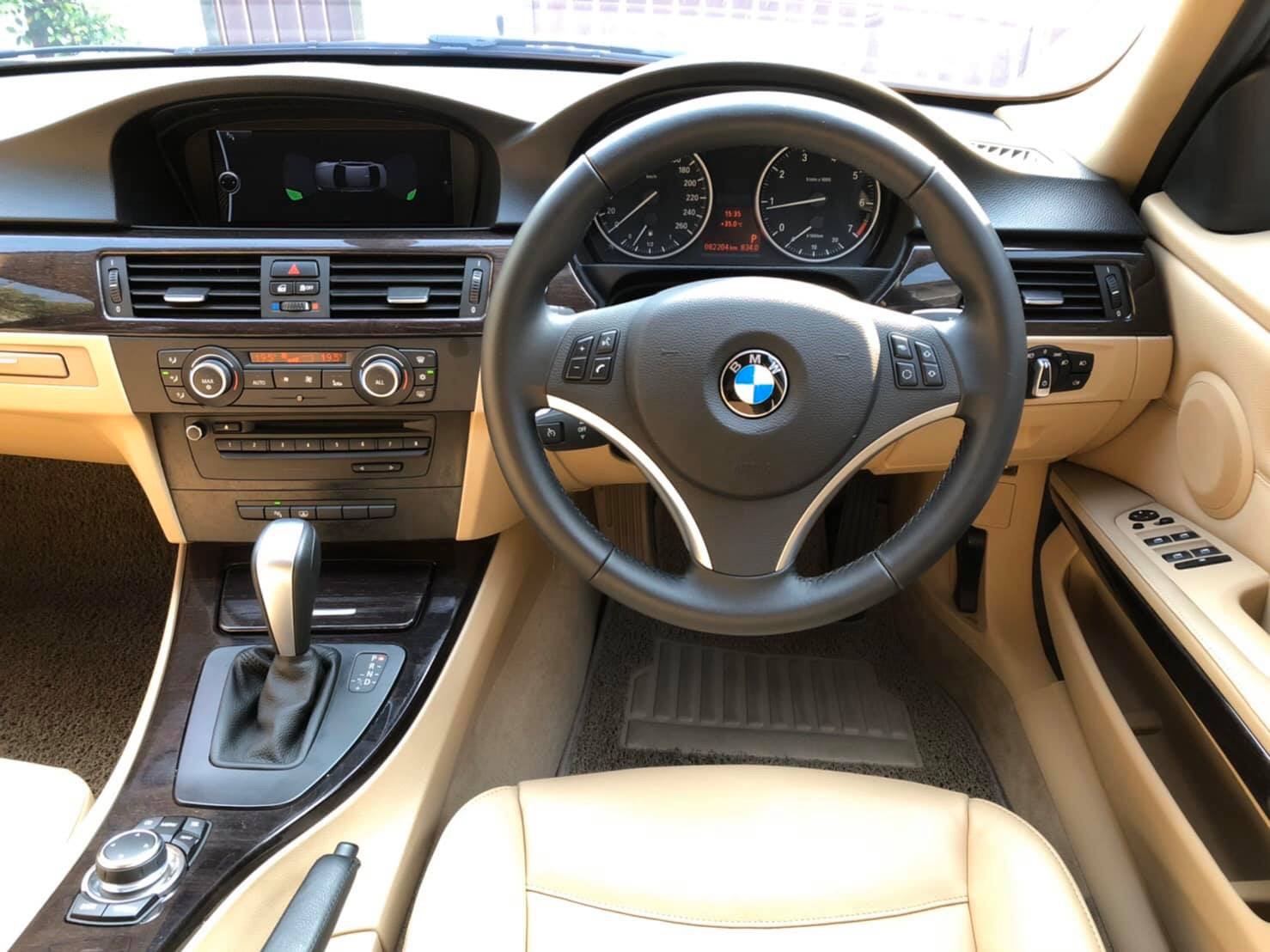BMW 3 Series E90 320i ปี 2011 สีขาว (รูปที่ 9)