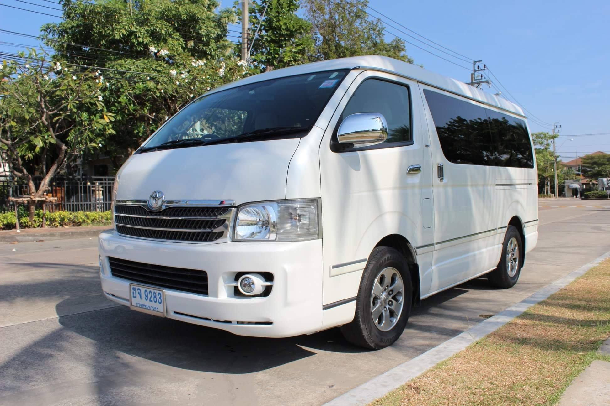Toyota Ventury ปี 2008 สีขาว