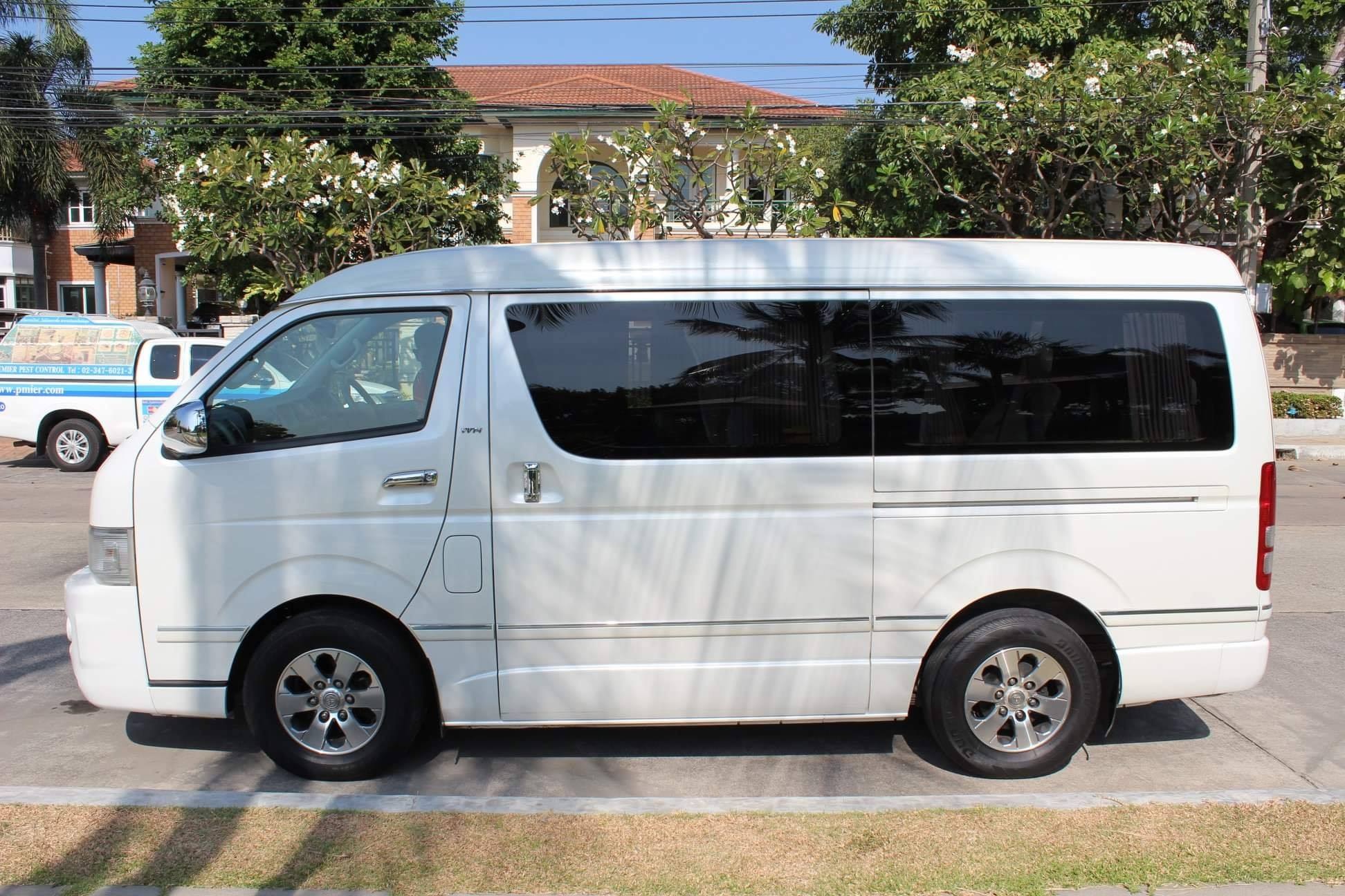 Toyota Ventury ปี 2008 สีขาว