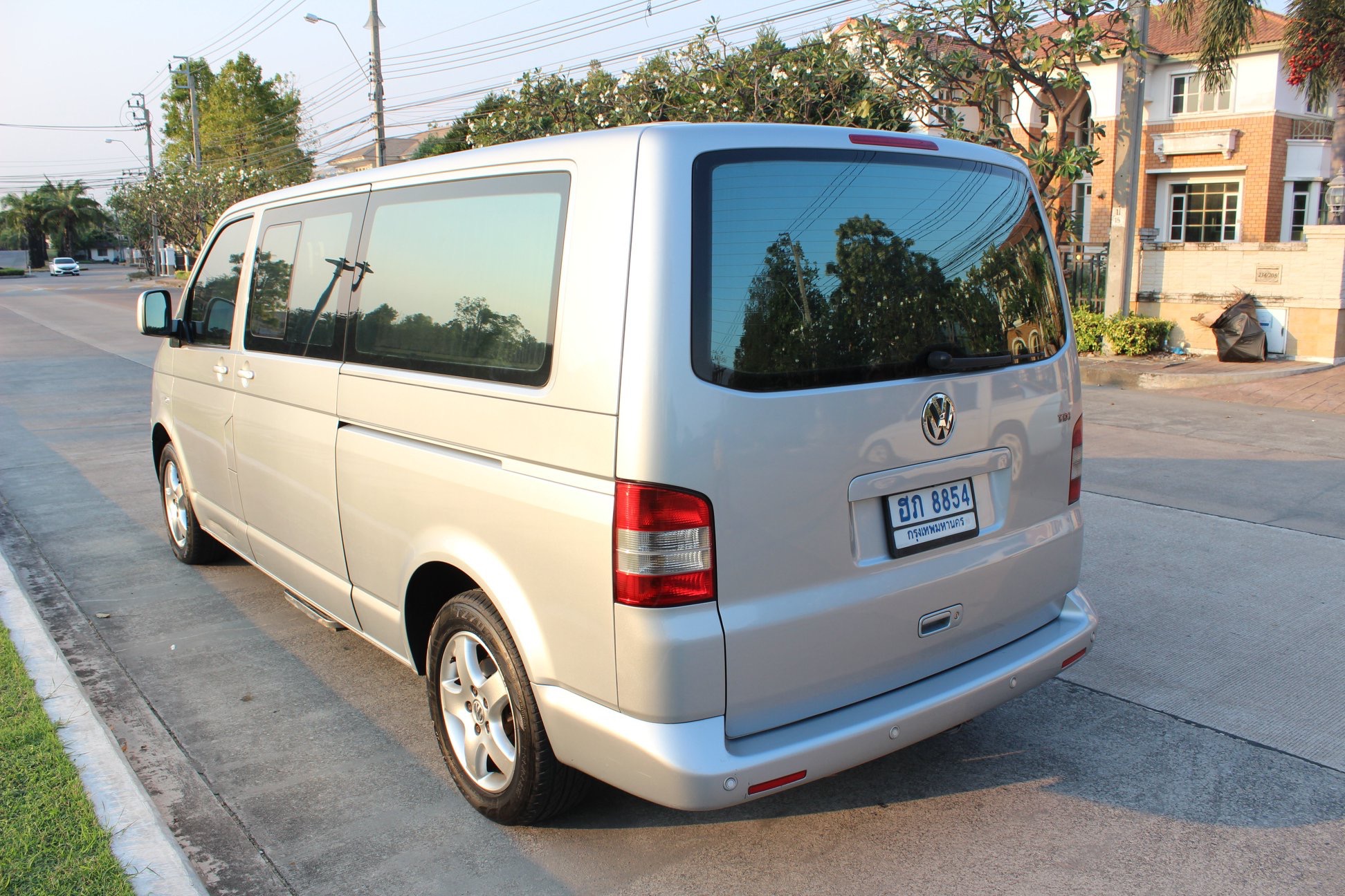 Volkswagen Transporter (Caravelle) Caravelle ปี 2008 สีเงิน