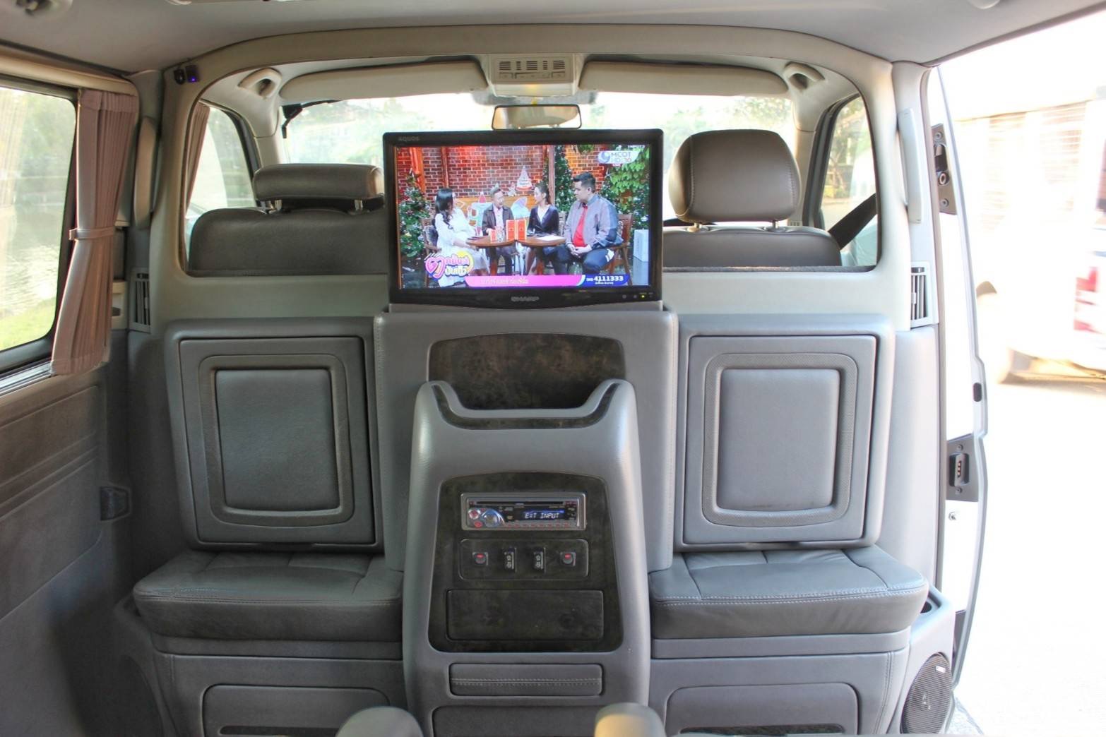 Volkswagen Transporter (Caravelle) Caravelle ปี 2008 สีเงิน (รูปที่ 4)