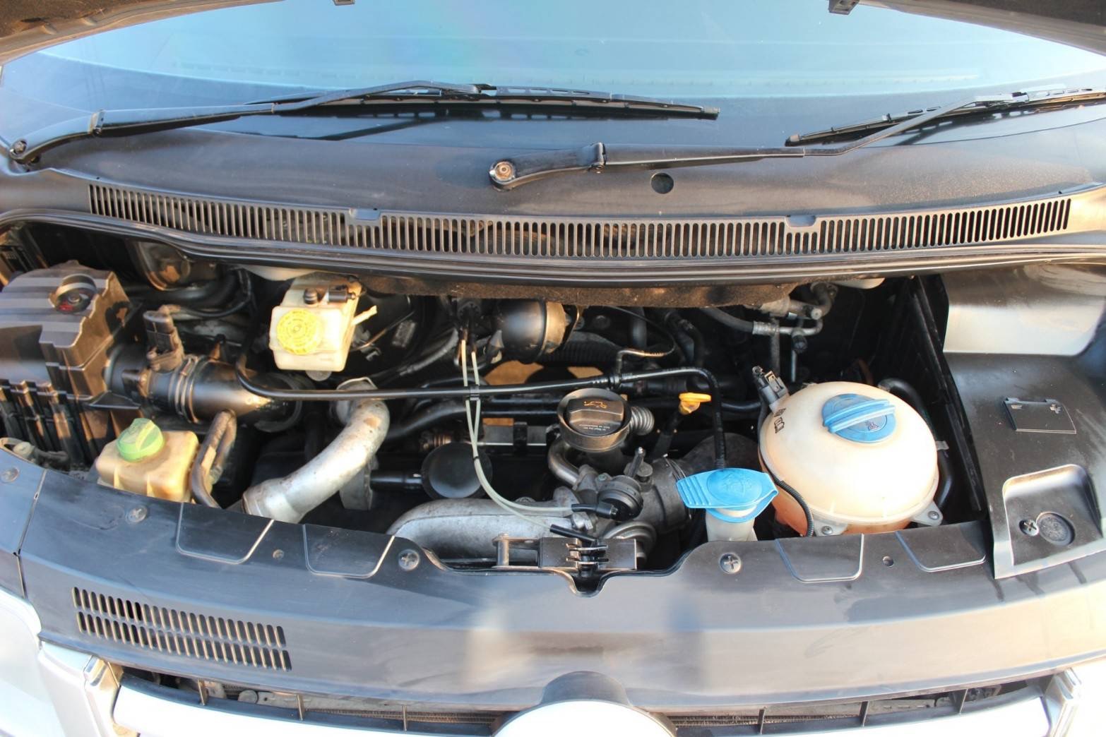 Volkswagen Transporter (Caravelle) Caravelle ปี 2008 สีเงิน (รูปที่ 17)
