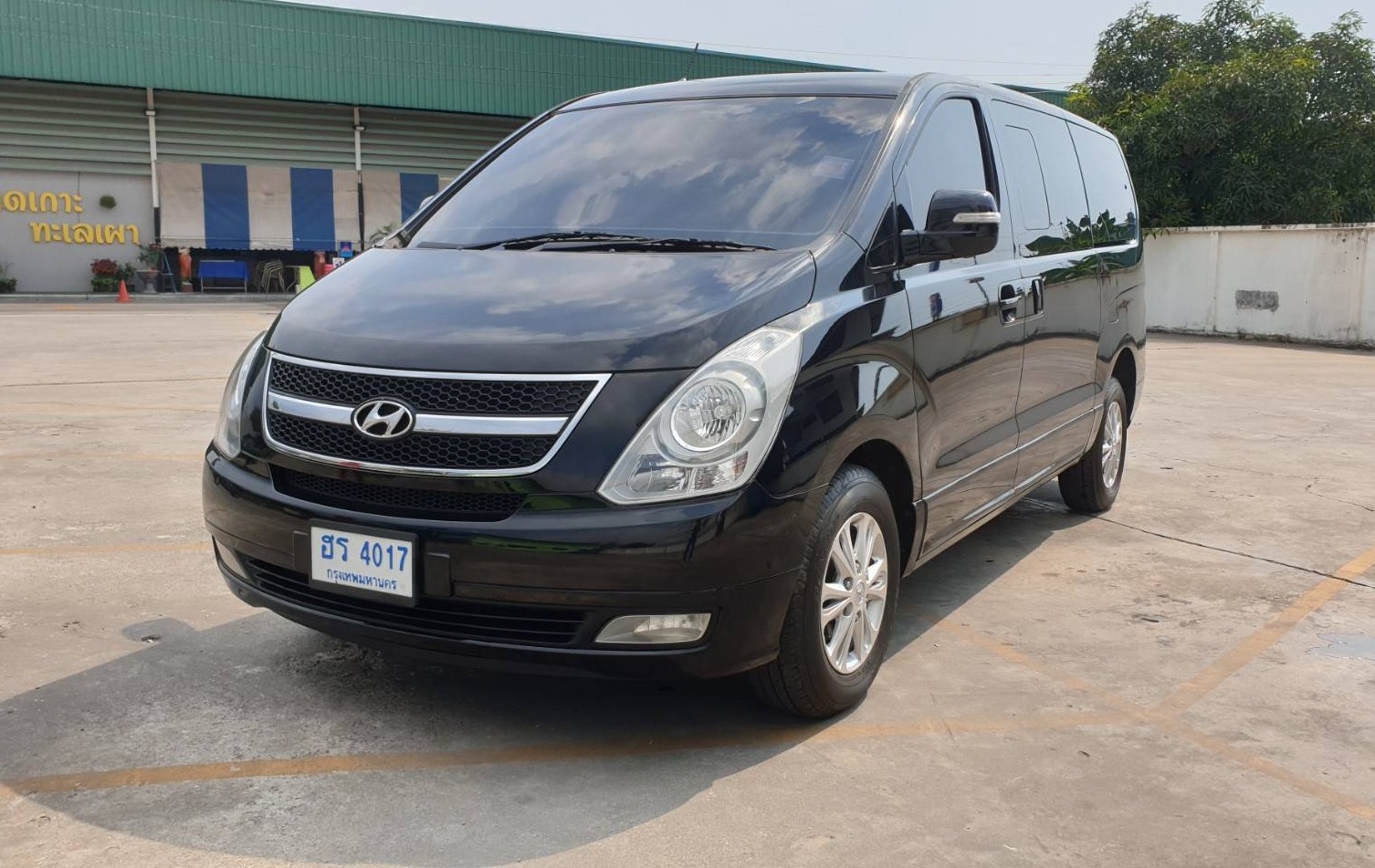 Hyundai H-1 ปี 2013 สีดำ (รูปที่ 13)