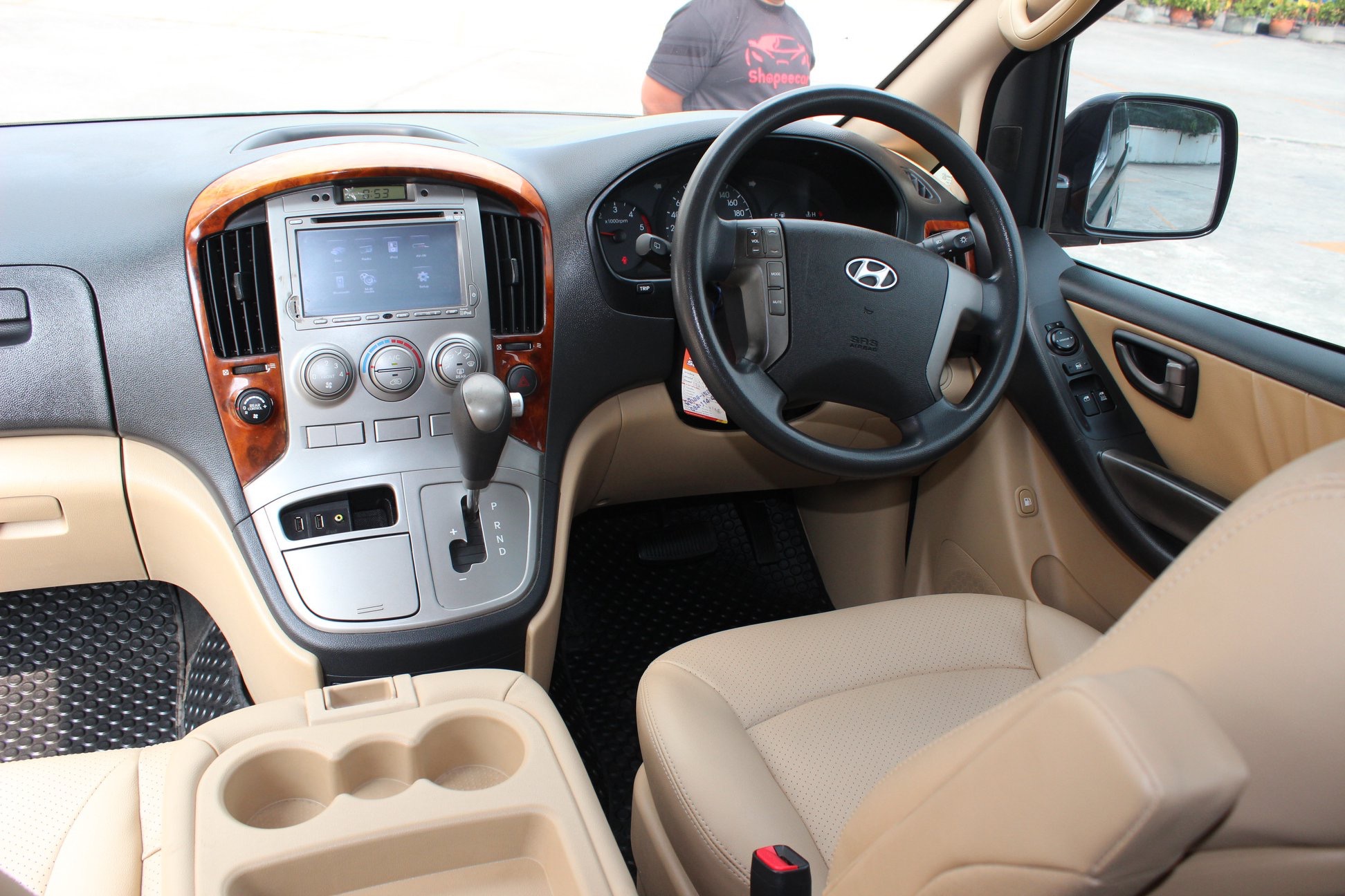Hyundai H-1 ปี 2013 สีดำ (รูปที่ 2)