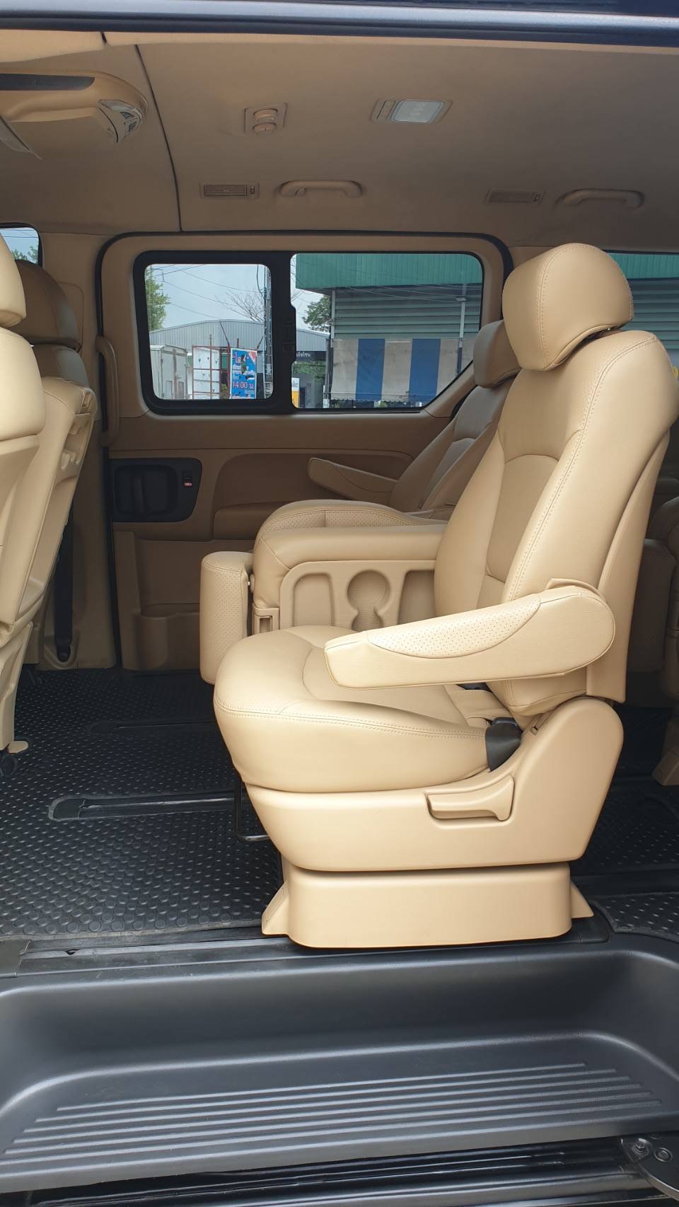 Hyundai H-1 ปี 2013 สีดำ (รูปที่ 3)