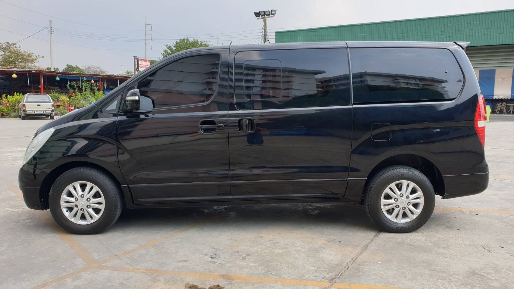 Hyundai H-1 ปี 2013 สีดำ (รูปที่ 15)