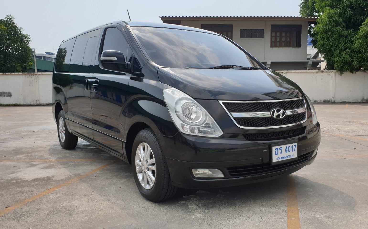 Hyundai H-1 ปี 2013 สีดำ