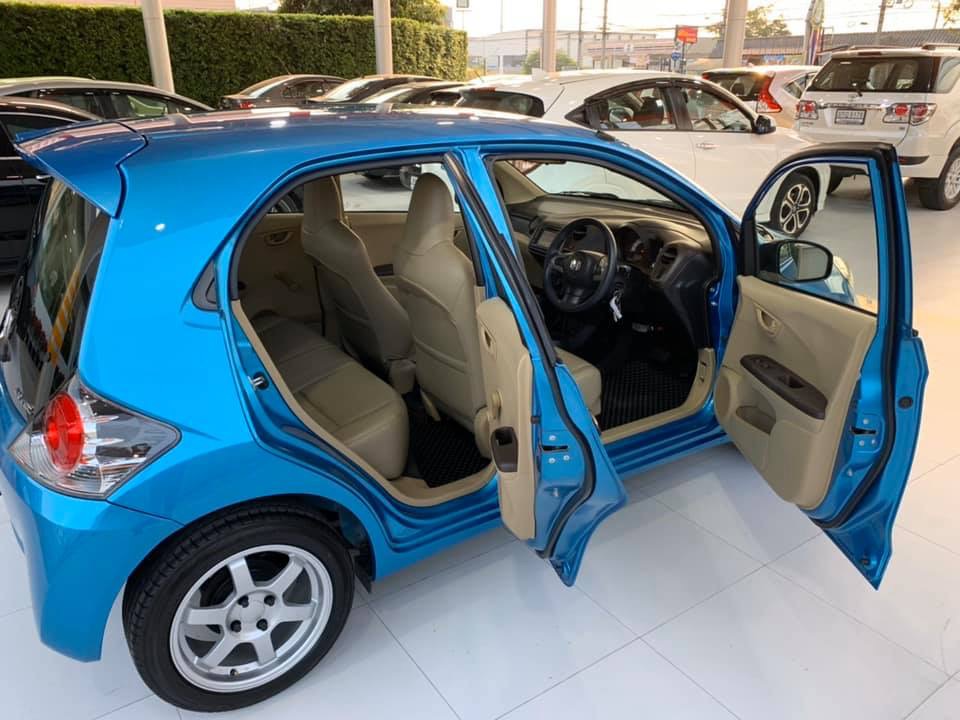 Honda Brio ปี 2013 สีฟ้า (รูปที่ 9)