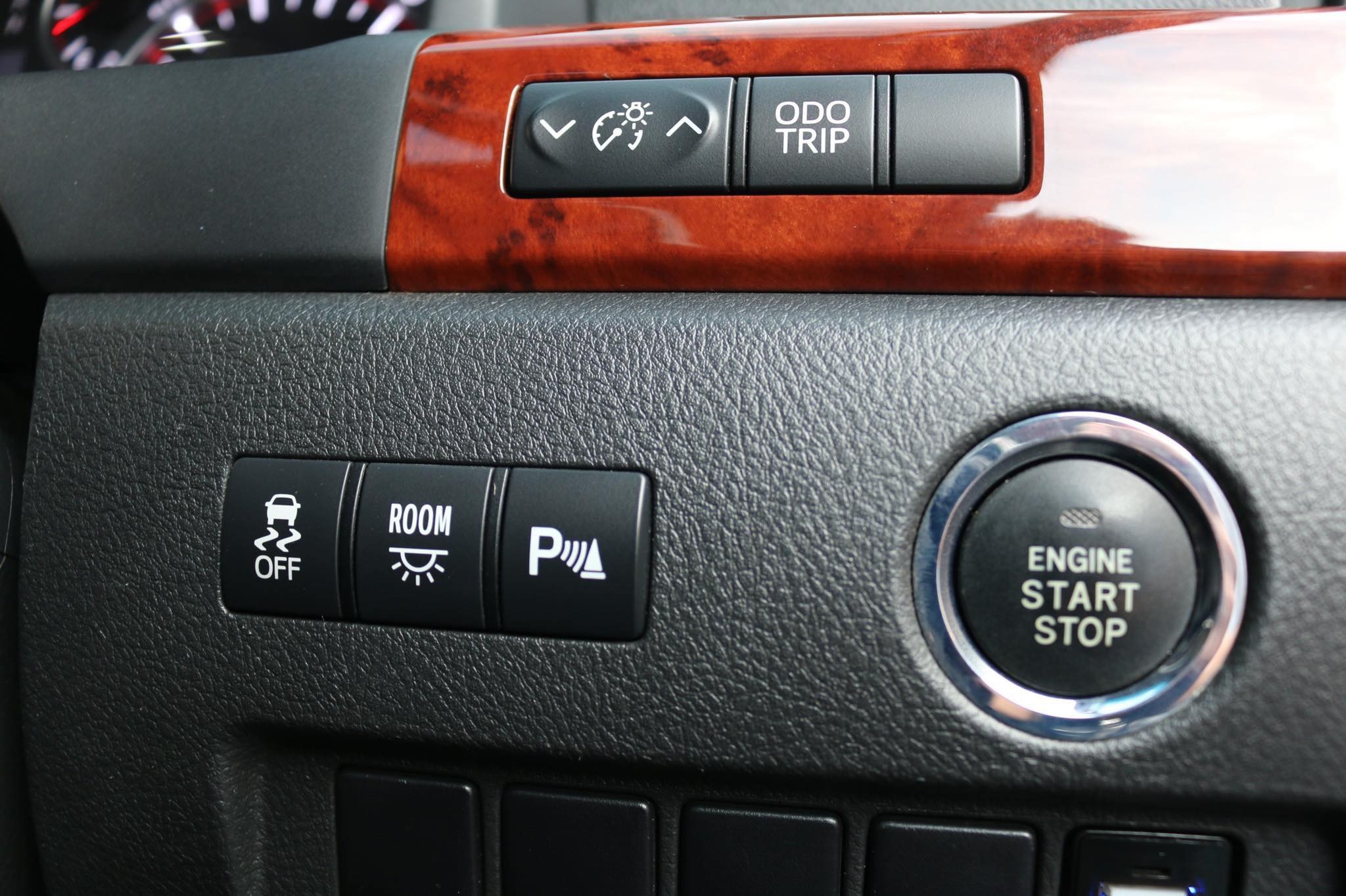Toyota Vellfire ปี 2010 สีดำ (รูปที่ 17)