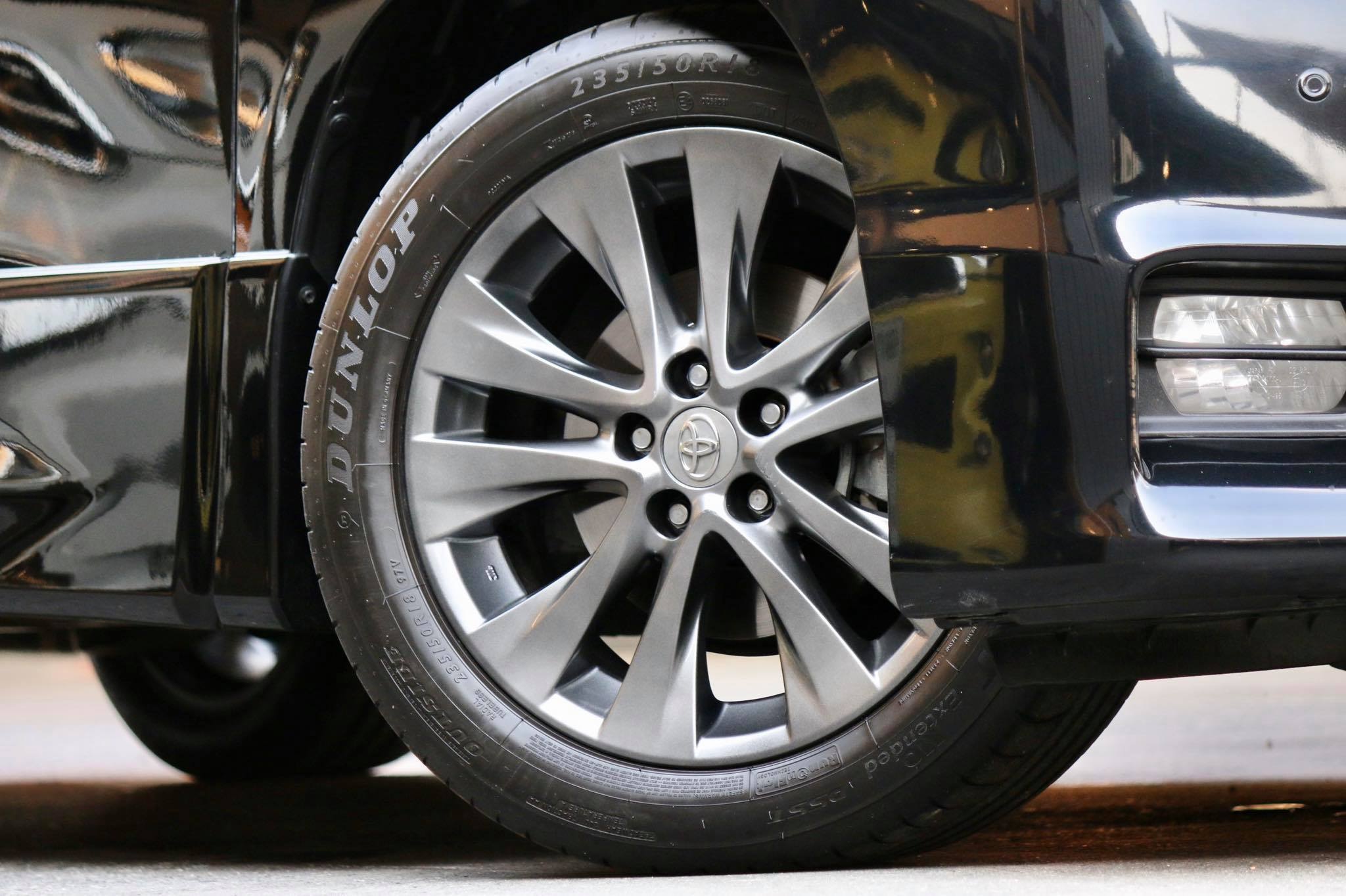 Toyota Vellfire ปี 2010 สีดำ (รูปที่ 6)