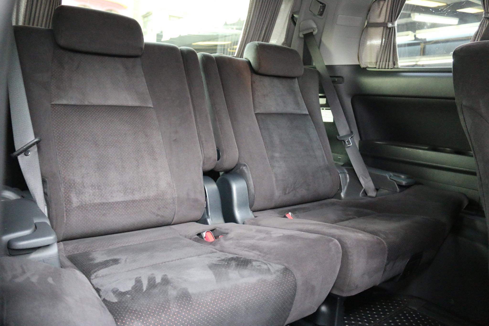 Toyota Vellfire ปี 2010 สีดำ (รูปที่ 15)