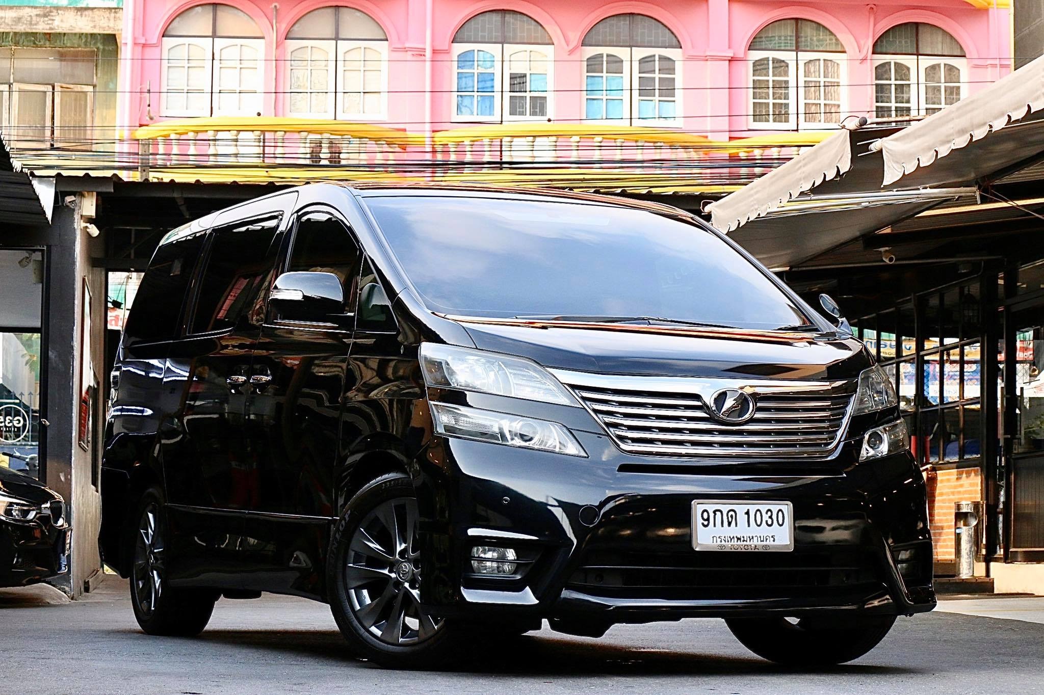 Toyota Vellfire ปี 2010 สีดำ (รูปที่ 2)