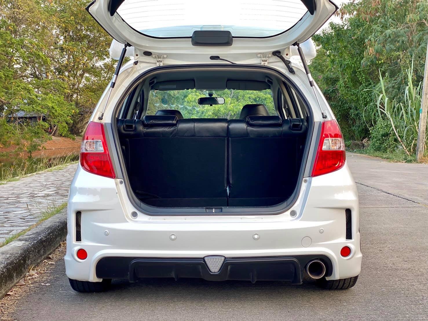 Honda Jazz GE ปี 2012 สีขาว (รูปที่ 11)