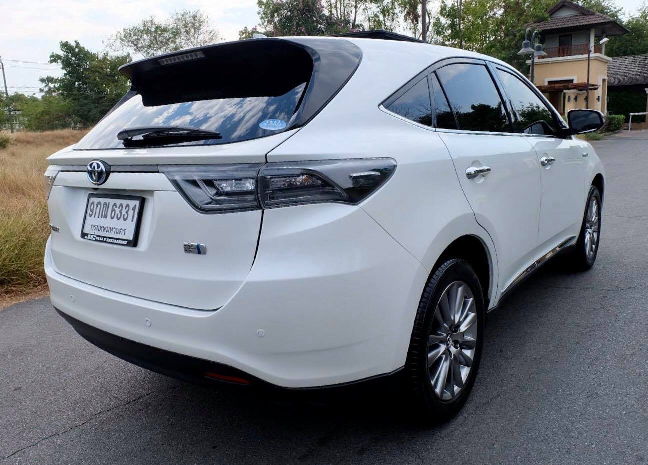 Toyota Harrier ปี 2015 สีขาว (รูปที่ 5)