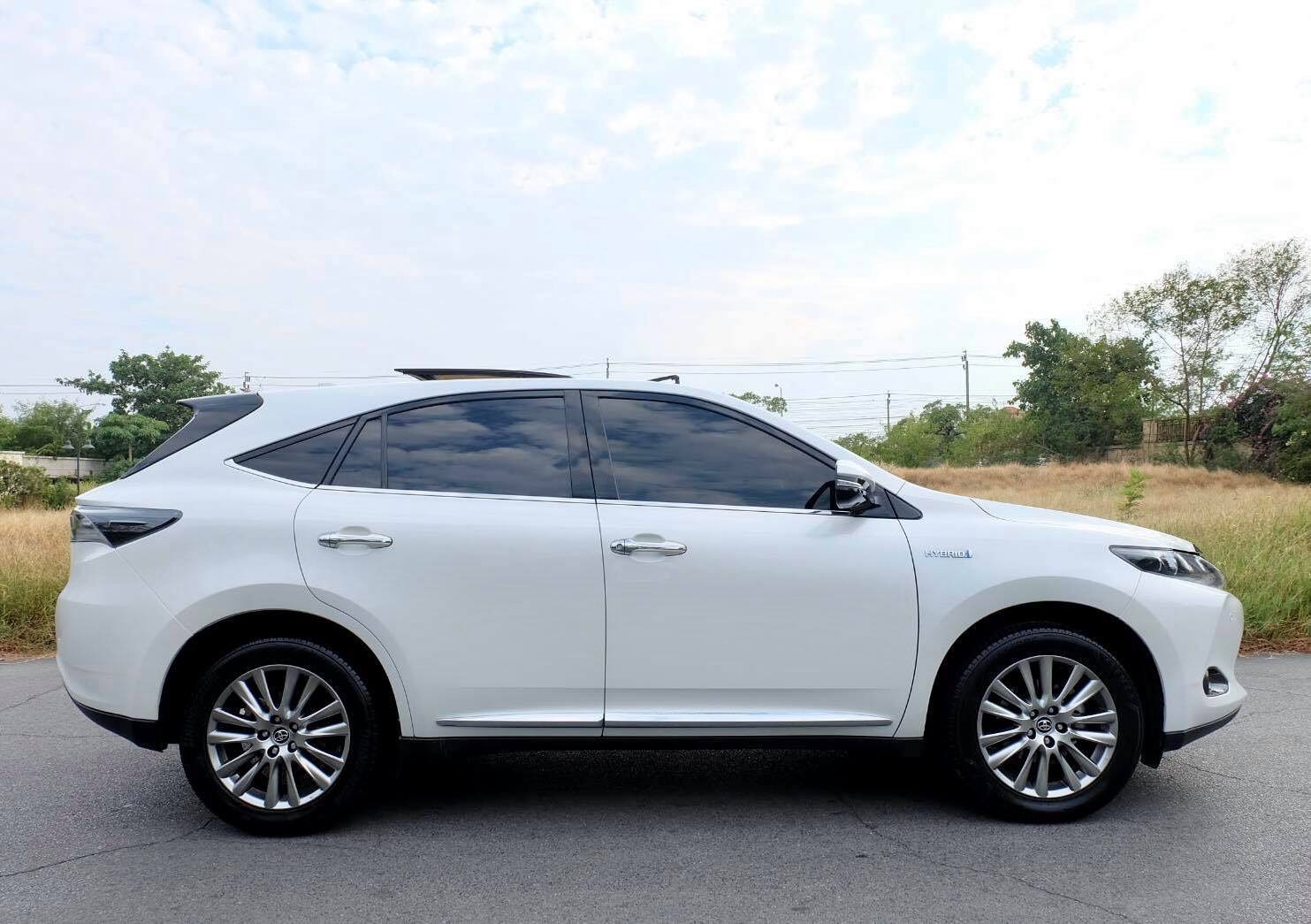 Toyota Harrier ปี 2015 สีขาว (รูปที่ 4)