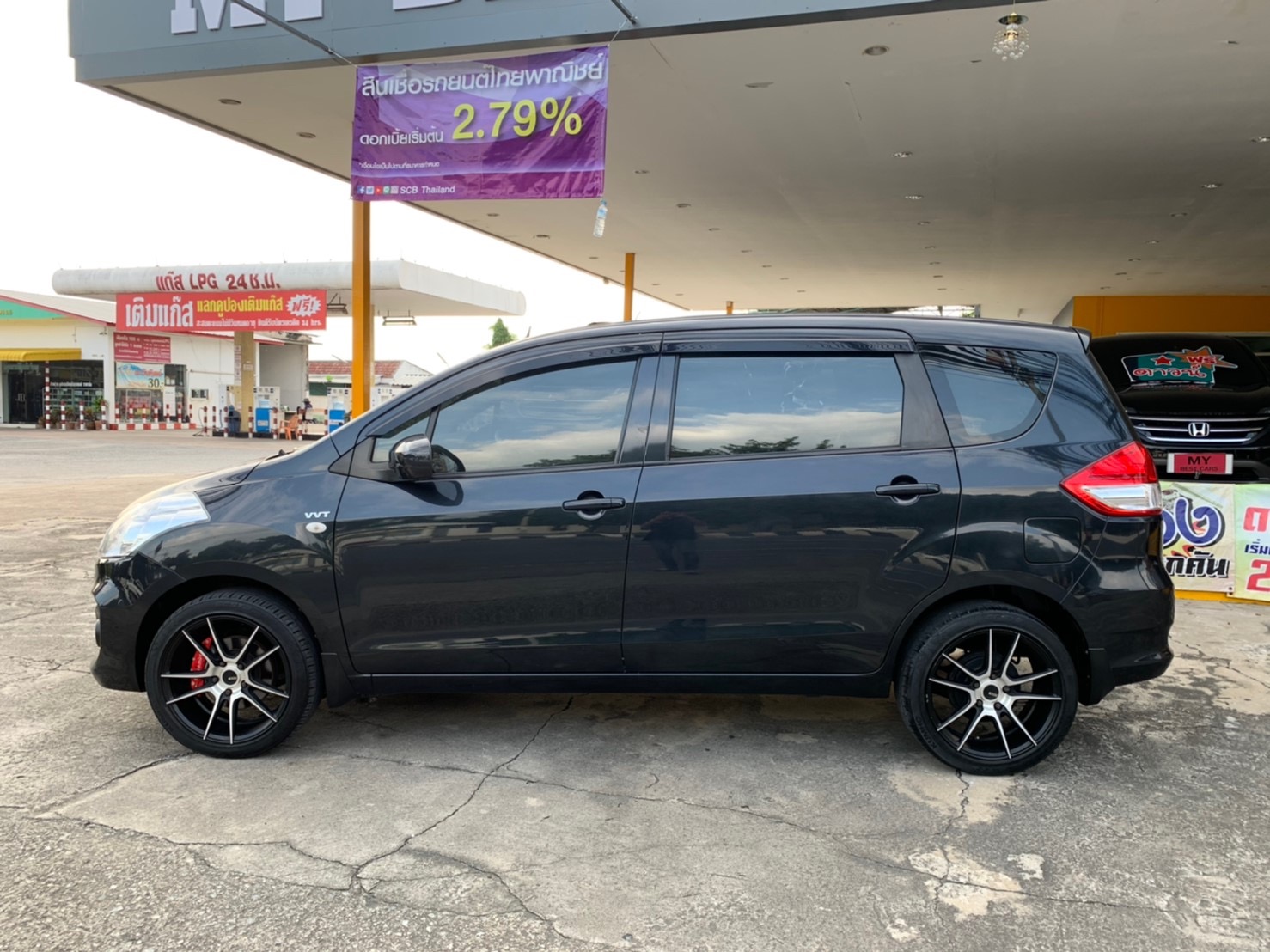 Suzuki Ertiga ปี 2017 สีดำ (รูปที่ 4)