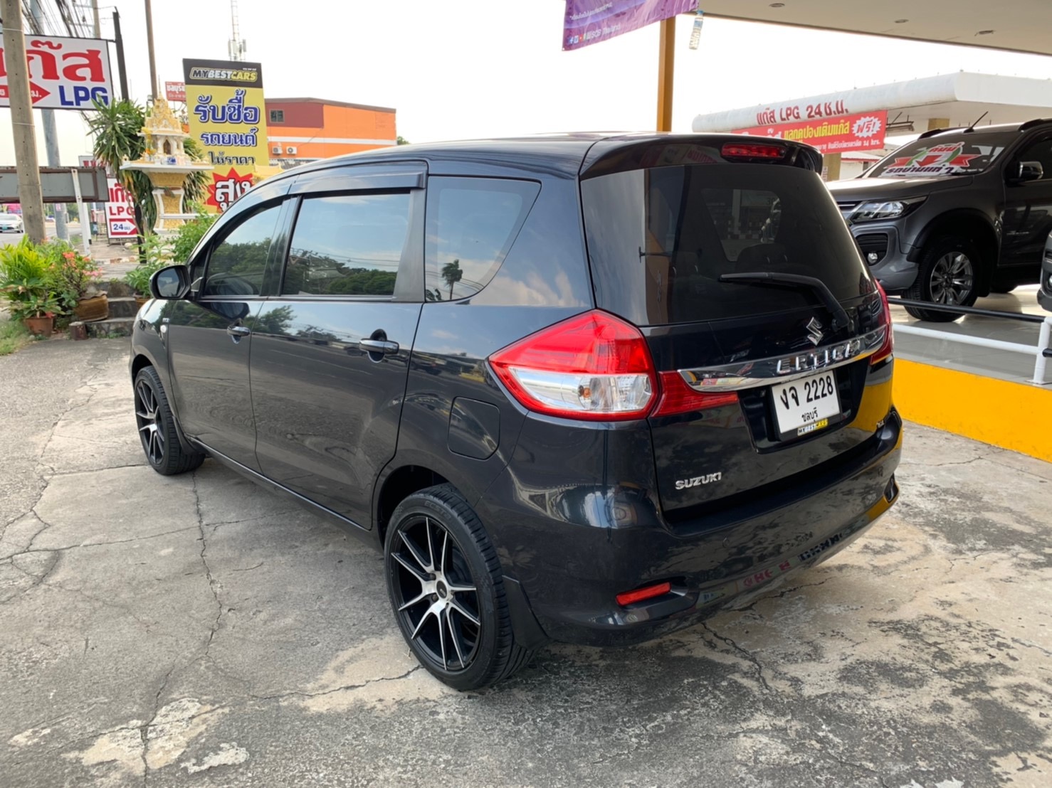 Suzuki Ertiga ปี 2017 สีดำ (รูปที่ 5)