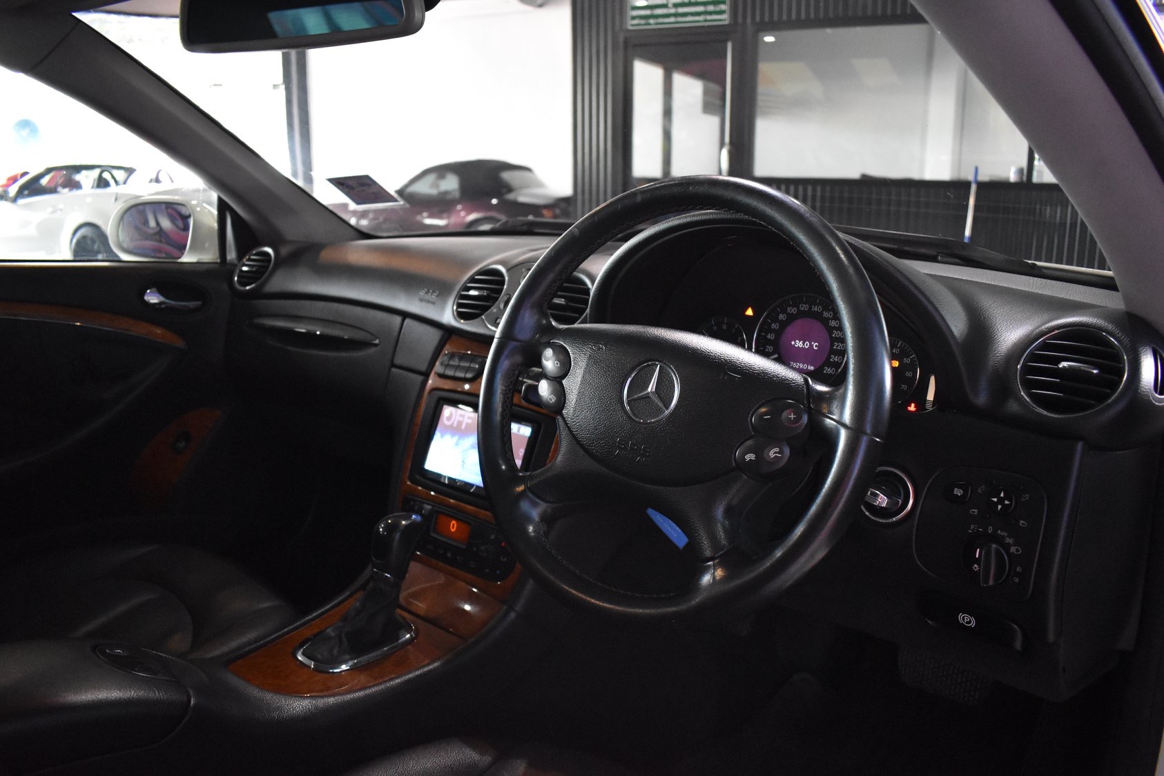 Mercedes-Benz CLK-Class W209 CLK240 ปี 2011 สีขาว (รูปที่ 7)