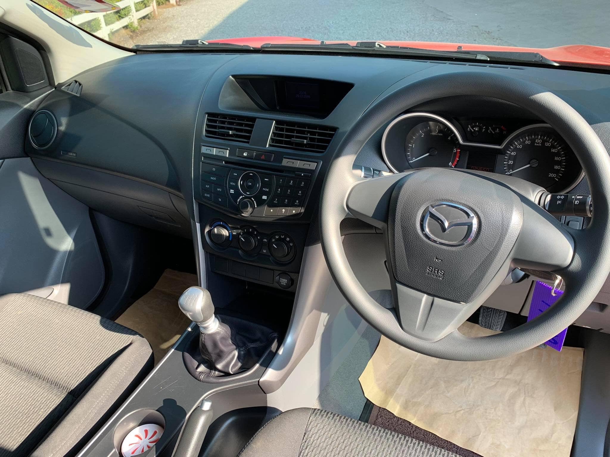 Mazda BT-50 PRO Free Style Cab ปี 2016 สีแดง (รูปที่ 9)