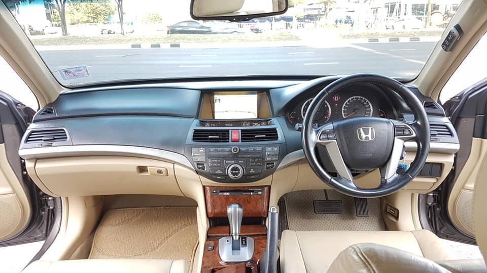 HONDA ACCORD 2.4 AUTO ปี2011