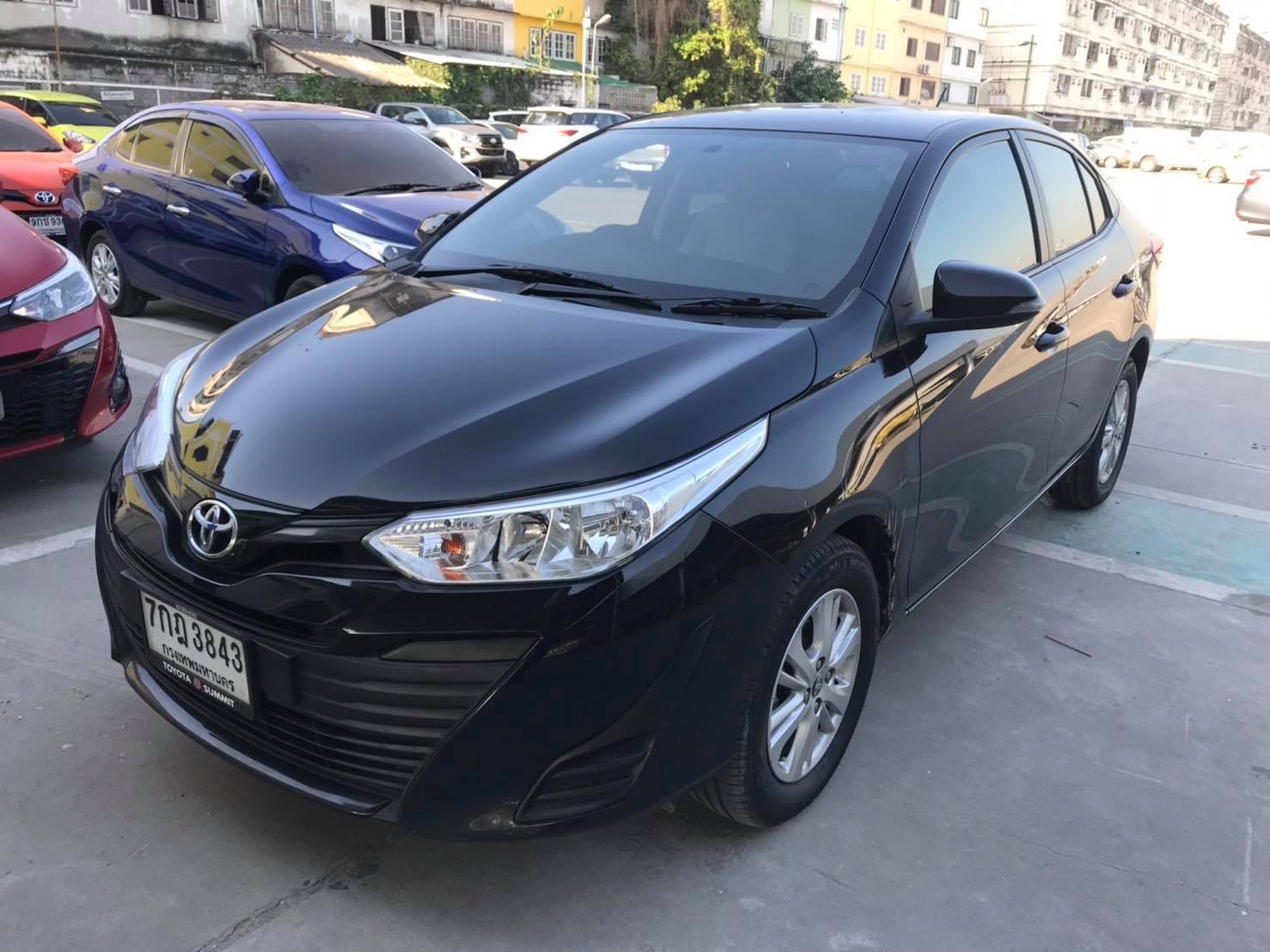 Toyota Yaris Ativ ปี 2017 สีดำ (รูปที่ 2)