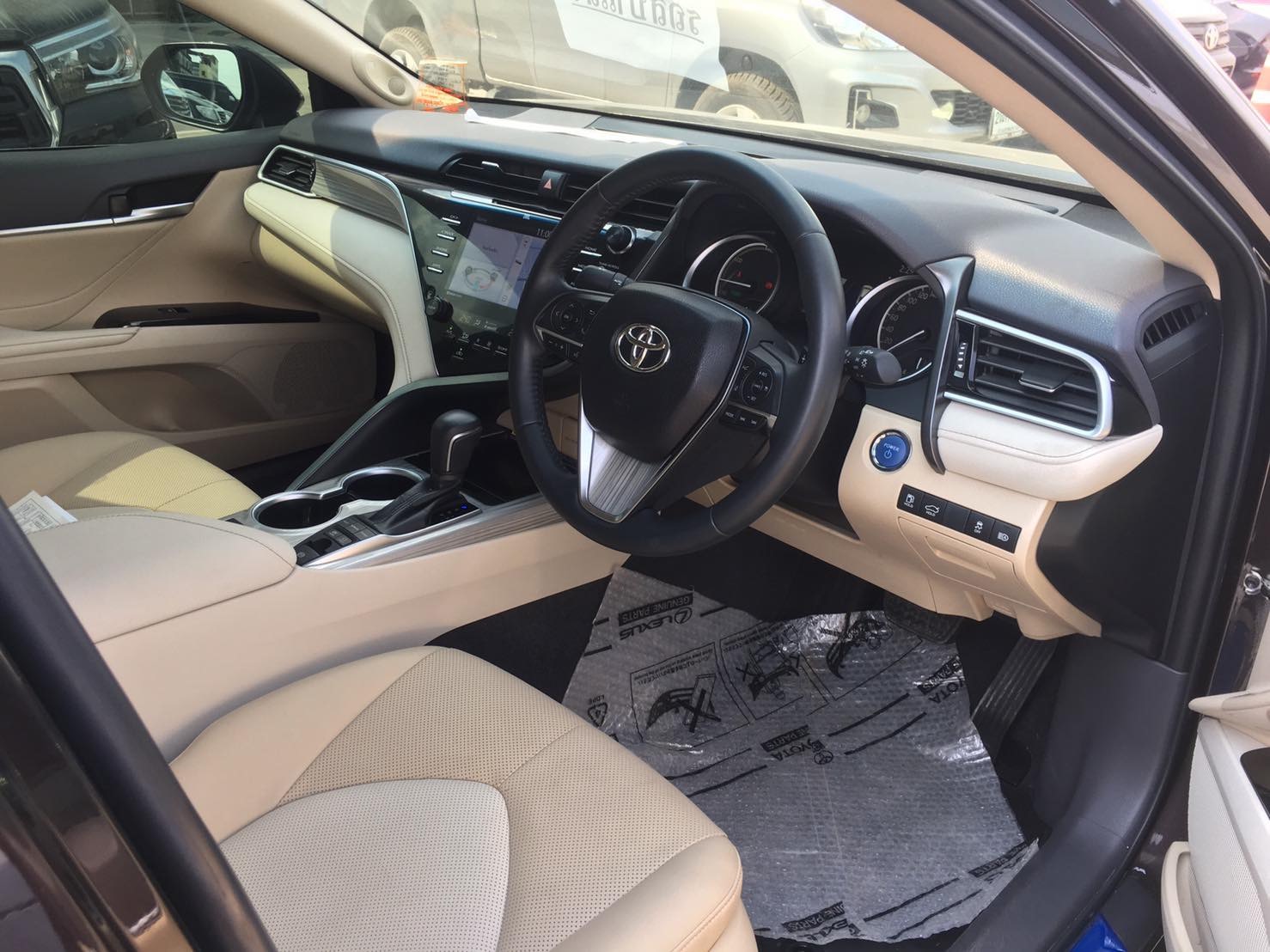 TOYOTA E CAMRY 2.5 HV Premium AT (รูปที่ 10)