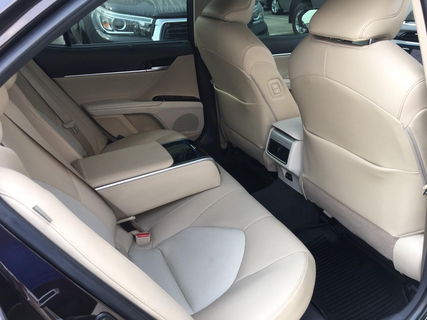 TOYOTA E CAMRY 2.5 HV Premium AT (รูปที่ 13)