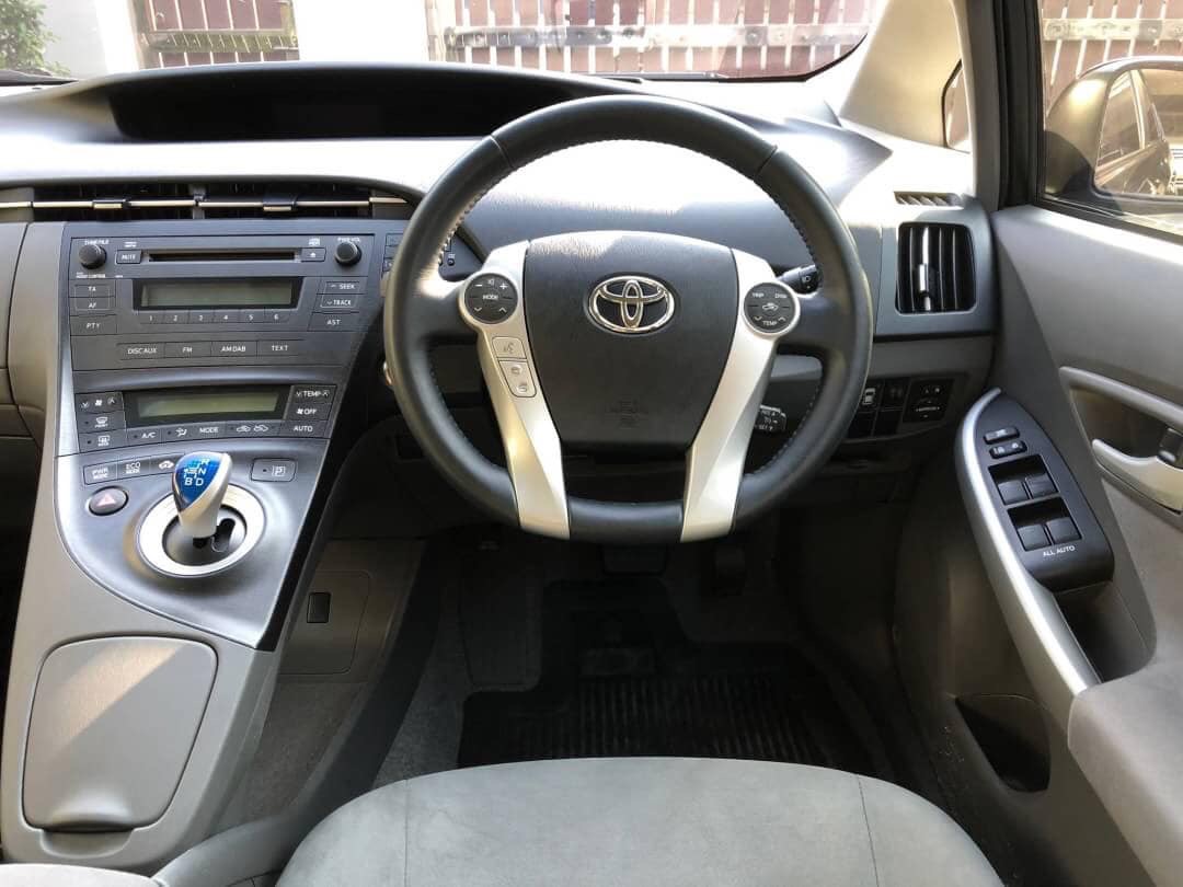 Toyota Prius ปี 2011 สีดำ (รูปที่ 9)