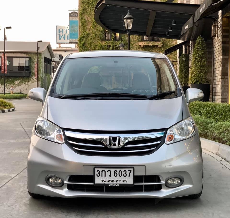 Honda Freed ปี 2008 สีขาว (รูปที่ 4)