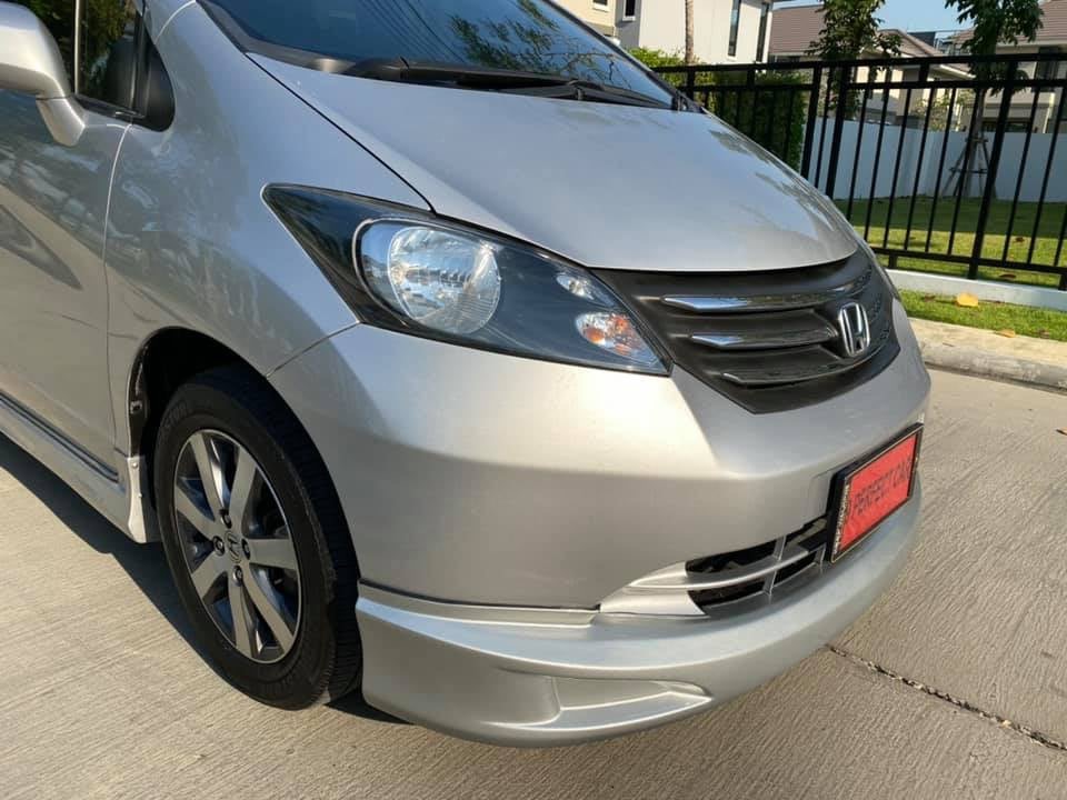 Honda Freed ปี 2011 สีเงิน (รูปที่ 6)