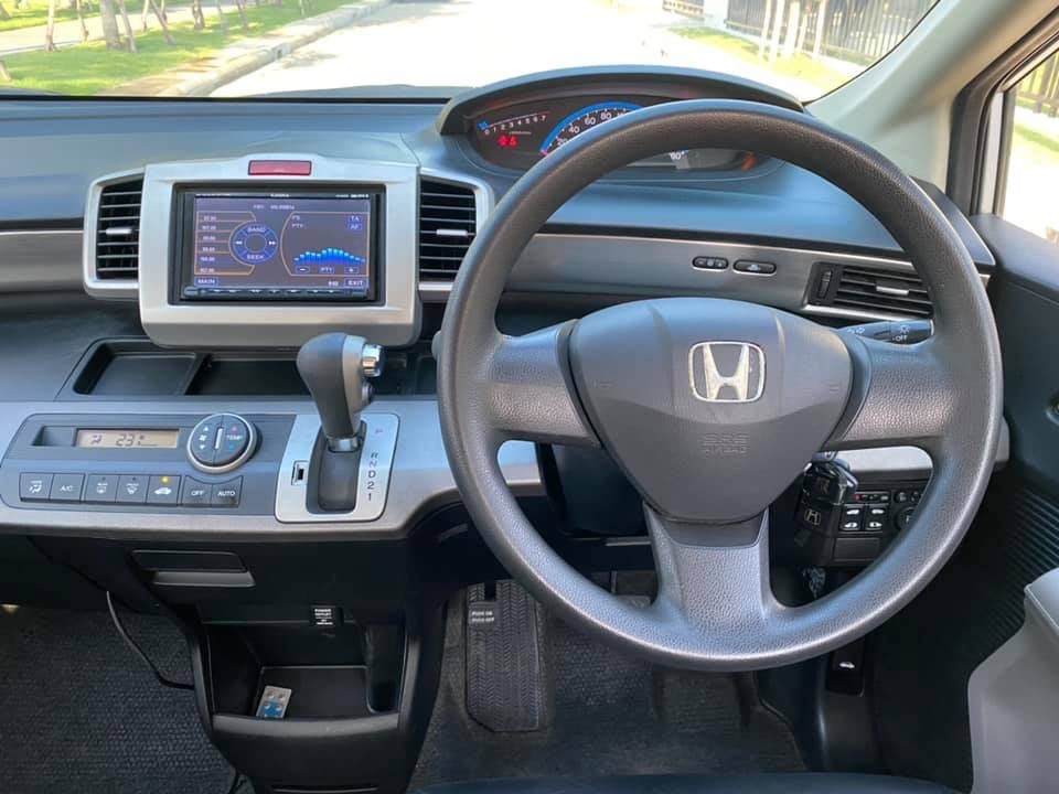 Honda Freed ปี 2011 สีเงิน (รูปที่ 13)