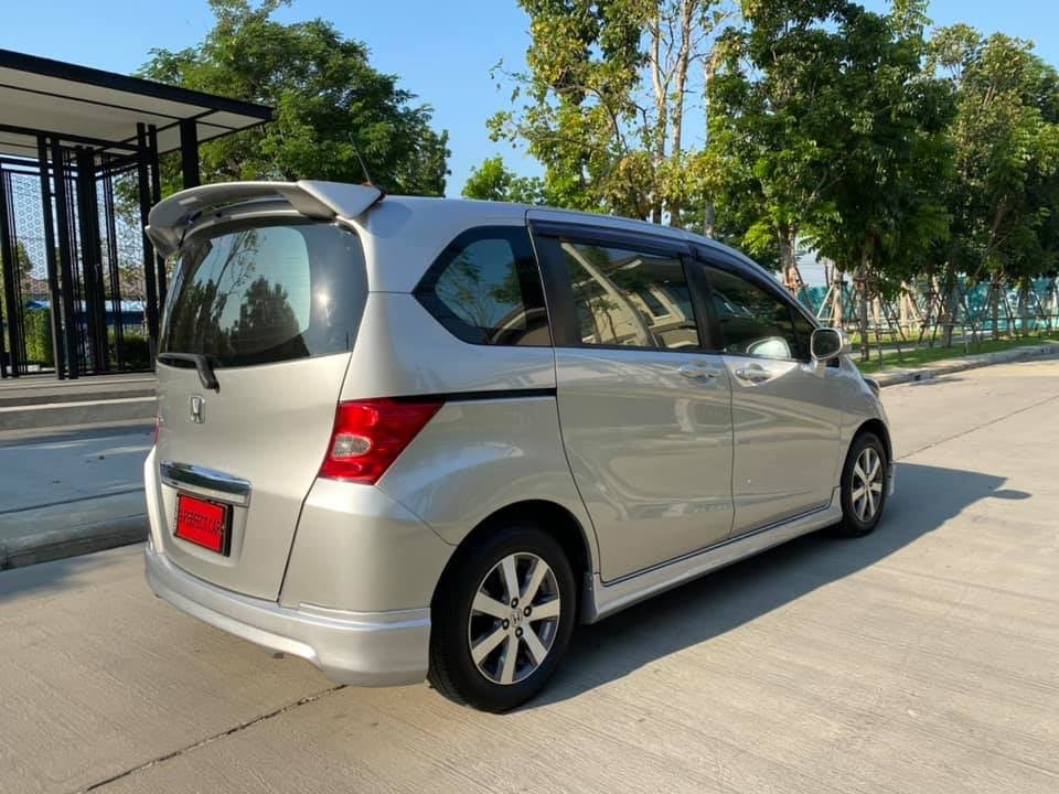 Honda Freed ปี 2011 สีเงิน (รูปที่ 8)