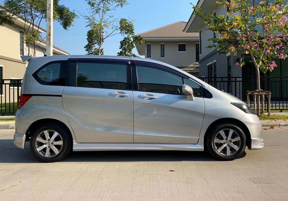 Honda Freed ปี 2011 สีเงิน (รูปที่ 10)