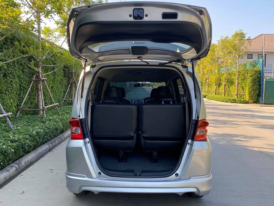 Honda Freed ปี 2011 สีเงิน (รูปที่ 18)