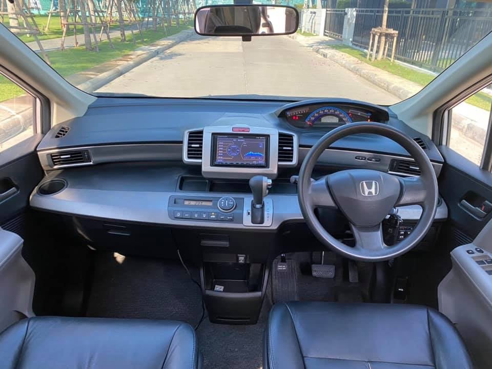 Honda Freed ปี 2011 สีเงิน (รูปที่ 12)