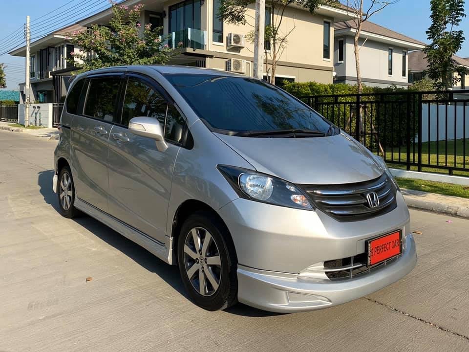 Honda Freed ปี 2011 สีเงิน (รูปที่ 3)