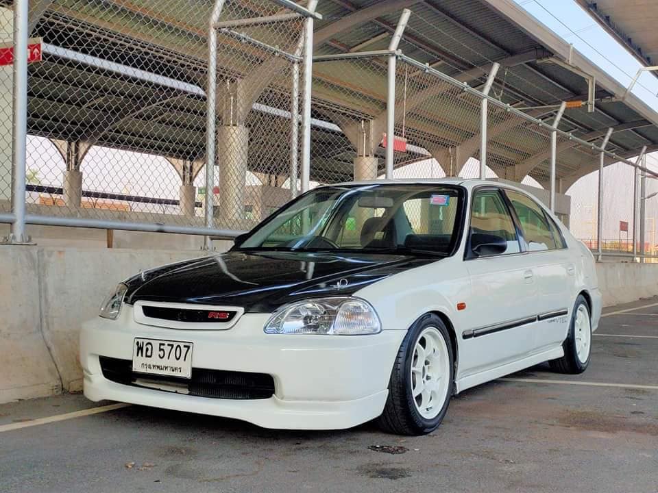 Honda Civic EK โฉม 4 ประตู ปี 1997 สีขาว