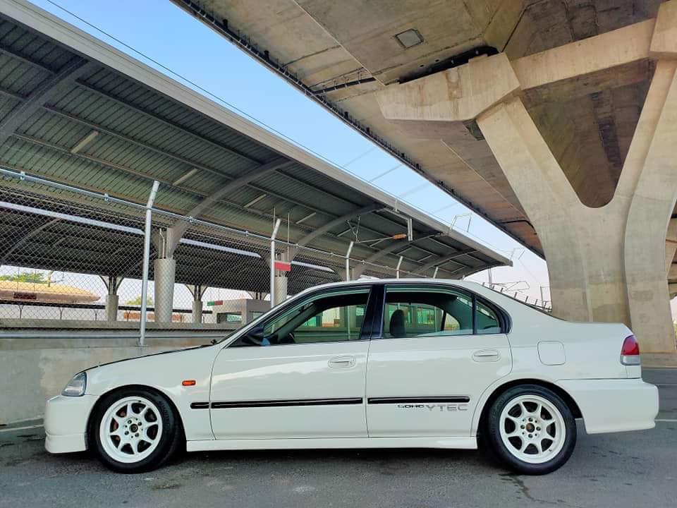Honda Civic EK โฉม 4 ประตู ปี 1997 สีขาว (รูปที่ 2)