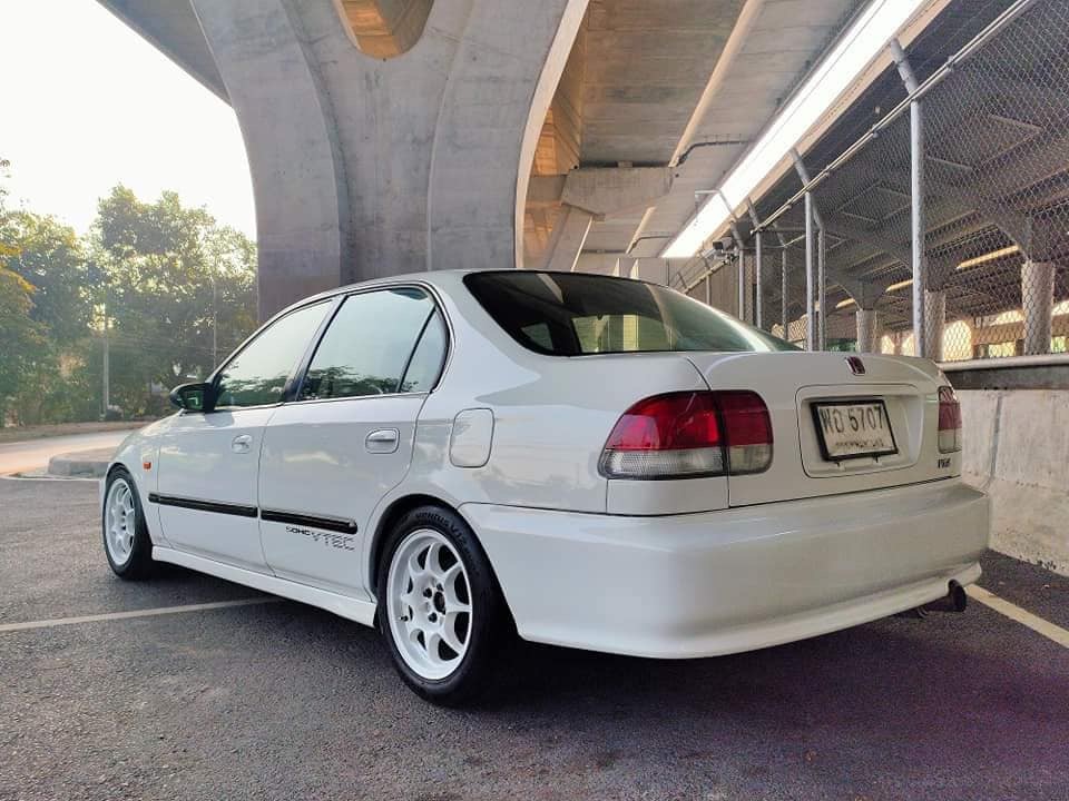 Honda Civic EK โฉม 4 ประตู ปี 1997 สีขาว (รูปที่ 9)