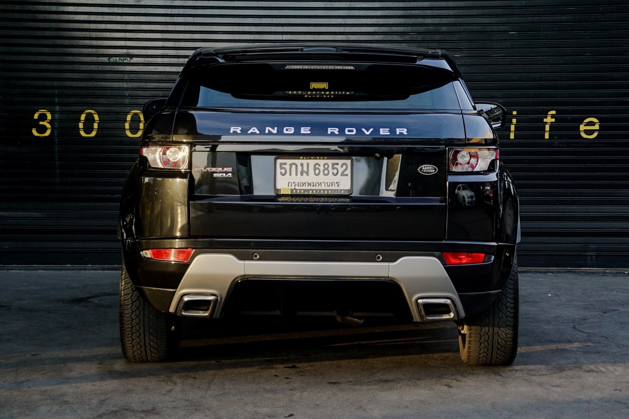 Land Rover Range Rover ปี 2011 สีดำ (รูปที่ 3)