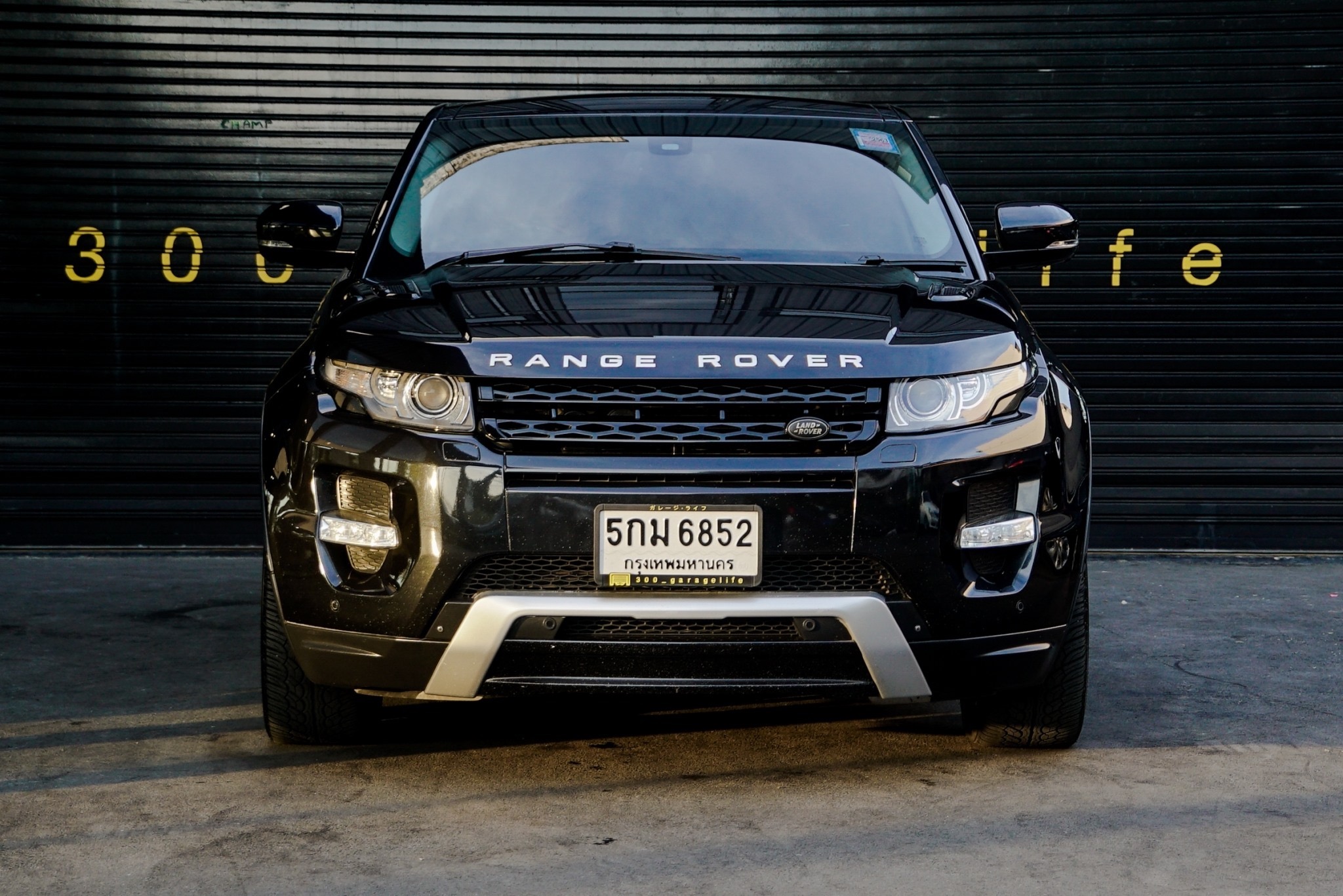Land Rover Range Rover ปี 2011 สีดำ