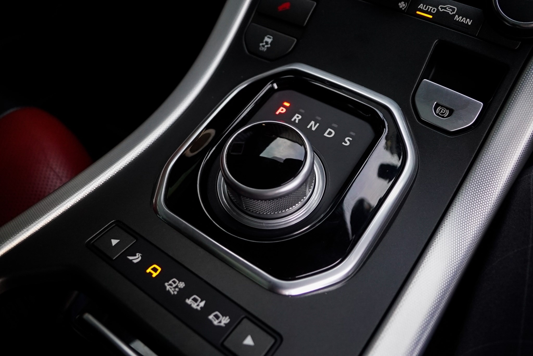 Land Rover Range Rover ปี 2011 สีดำ (รูปที่ 7)