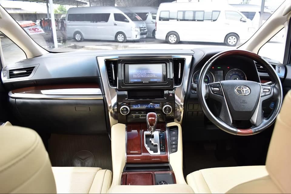 Toyota Alphard ปี 2016 สีขาว (รูปที่ 8)