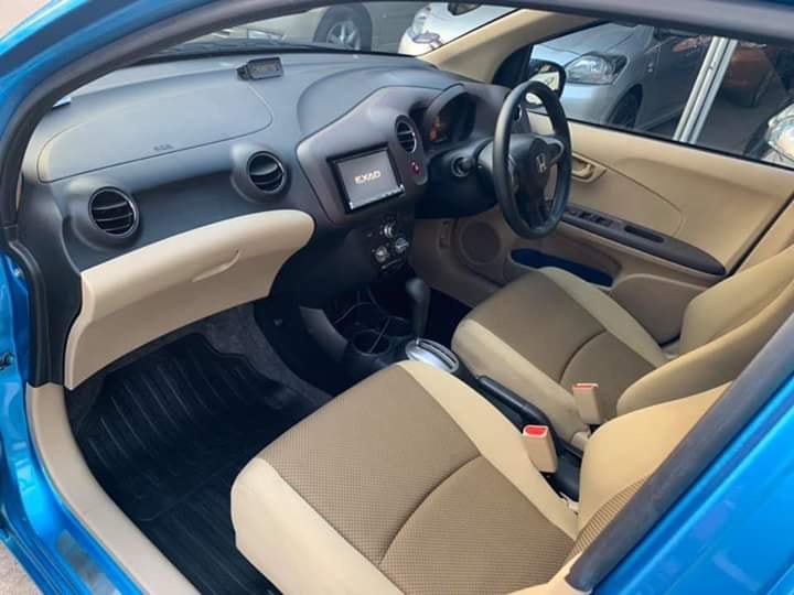 Honda Brio ปี 2012 สีฟ้า (รูปที่ 15)