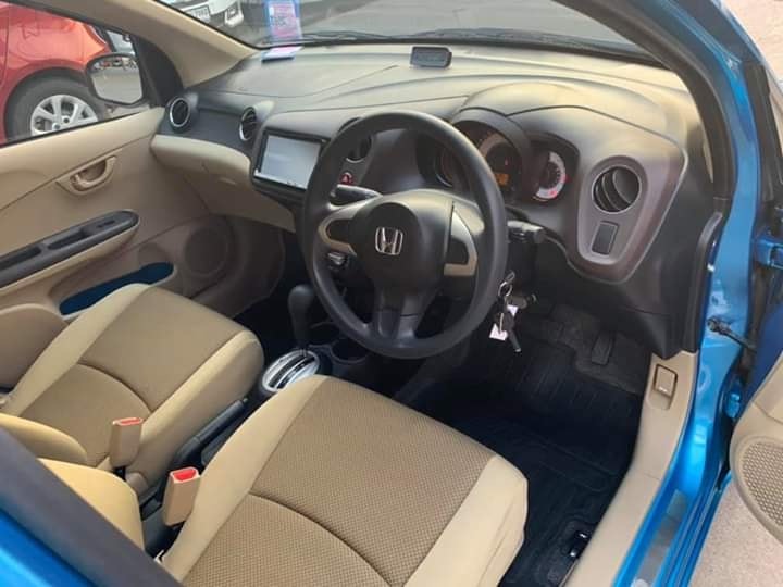 Honda Brio ปี 2012 สีฟ้า (รูปที่ 8)