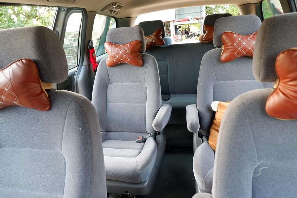 Kia Carnival ปี 2001 สีน้ำตาล (รูปที่ 9)