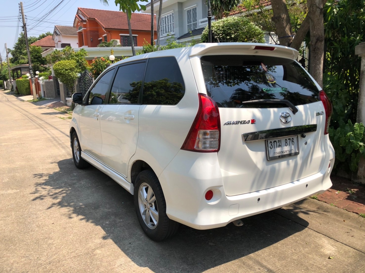 Toyota Avanza ปี 2014 สีขาว (รูปที่ 2)