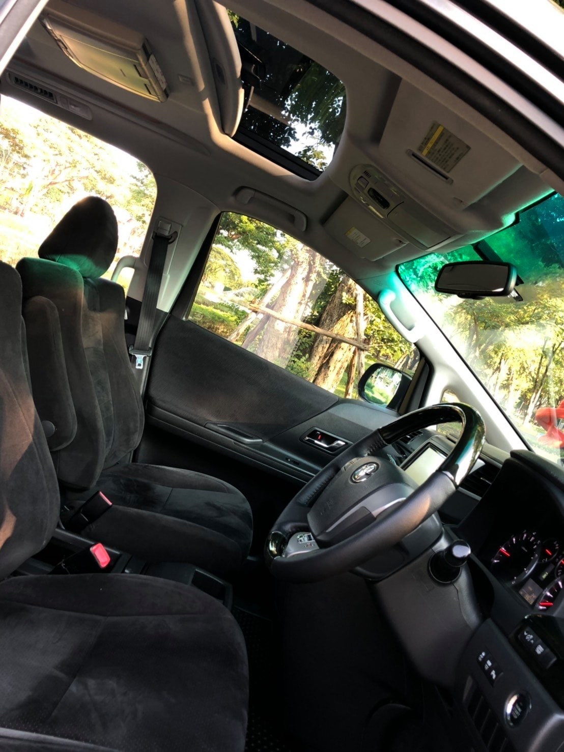 Toyota Alphard ปี 2011 สีเทา (รูปที่ 5)